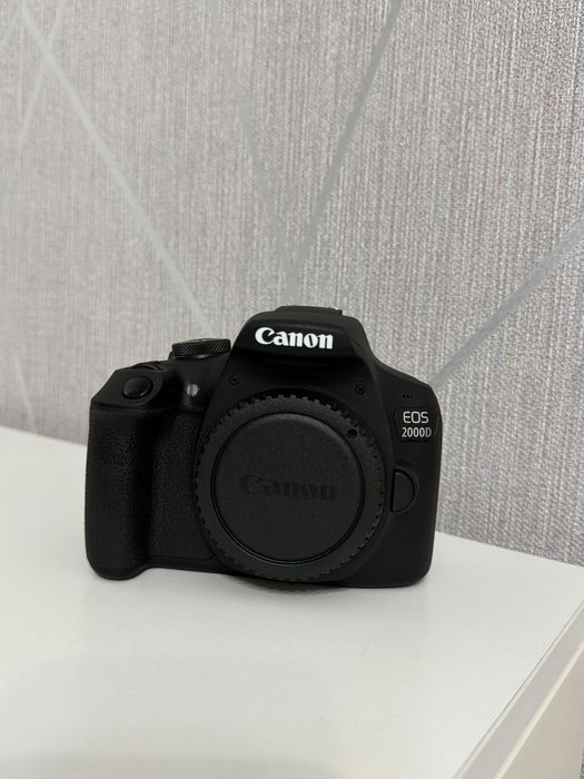 Продам новый Canon Eos 2000D