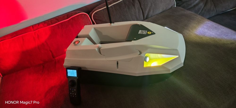 Лодка за Захранка D50B GPS с Гаранция 1г