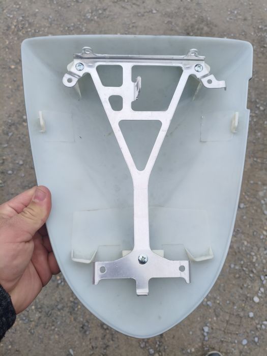 Тапа за задна седалка