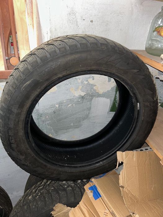 Продам резину. 235/55 R19.     6 штук .