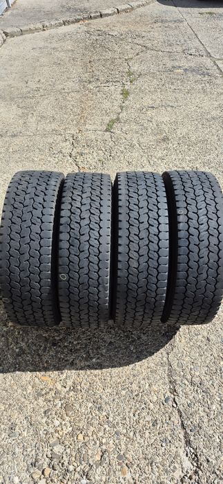 4 anvelope camion tractiune Michelin 235/75/17,5;dot 2021.Pretul este pe bucata.