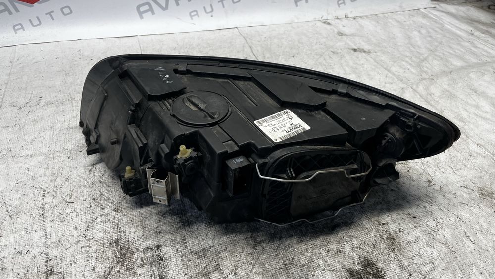 Volvo V50 S40 десен фар