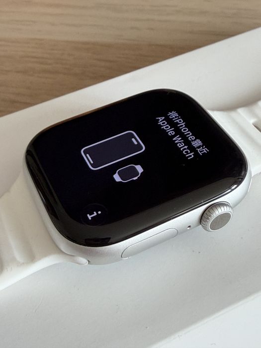 Продам Apple Watch 10,  46mm. Серебро.