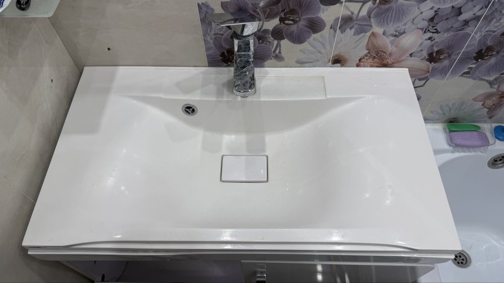 Отдам умывальник для ванны б/у