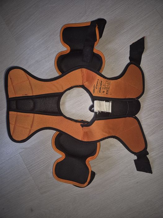 Продам нагрудник детский Bauer 90-110 см