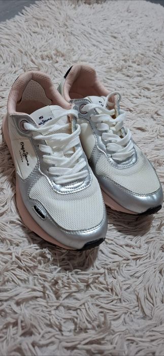 Vand adidasi /pantofi