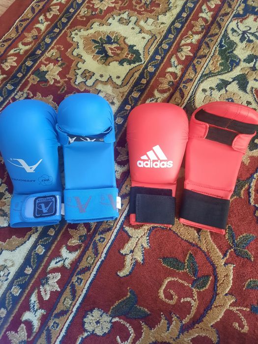 Продам бойцовские перчатки СРОЧНО НУЖНЫ ДЕНЬГИ !!!