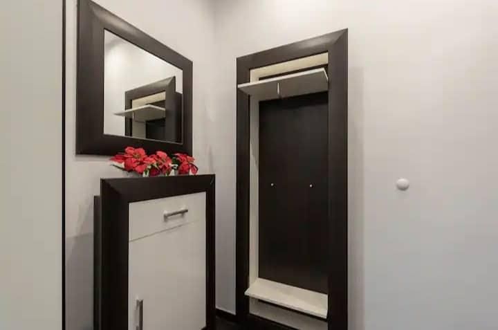 Дава се под наем Тристаен апартамент в Варна, Център - 110 кв.м за 1000 € - Снимка #9