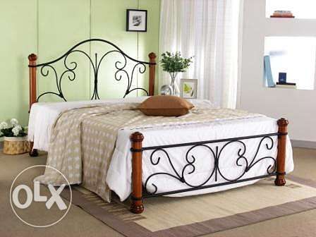 Кровать двуспальная