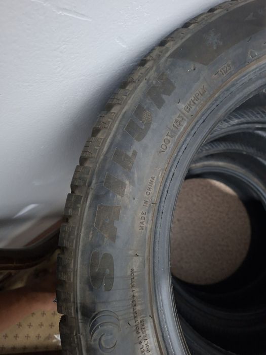 Шипы 215/55/R17 продам