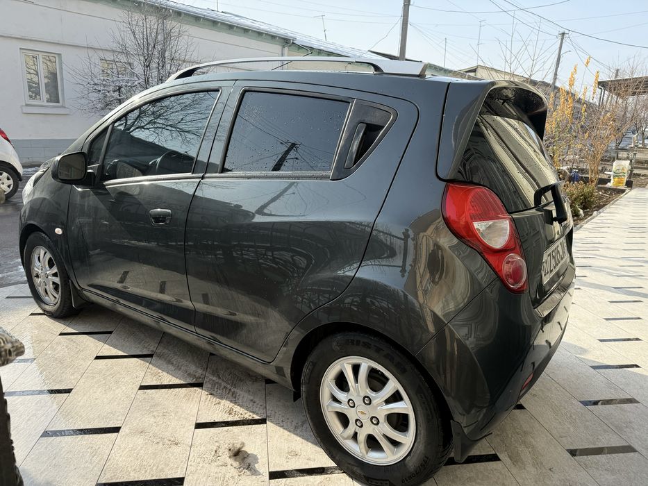 Спарк 2022 yil Spark Avtomat 4 pazitsa kraska toza idaal holatda