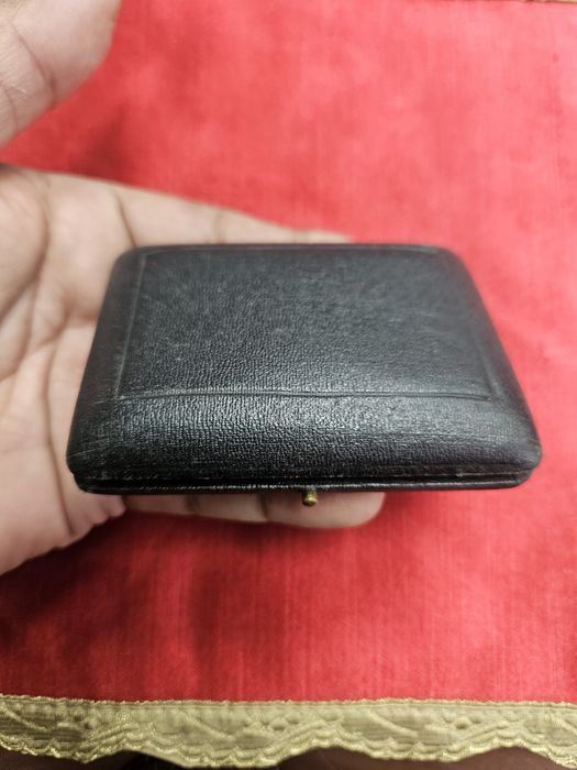 Сребърни френски мадали.