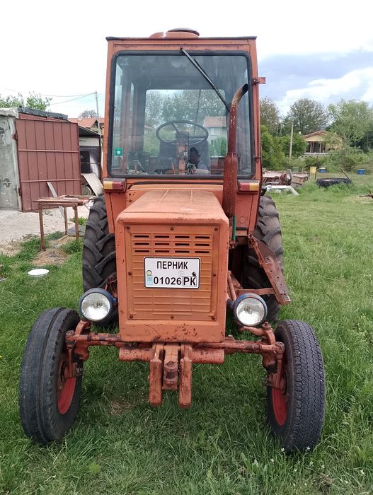 Трактор Т25А с прикачен инвентар