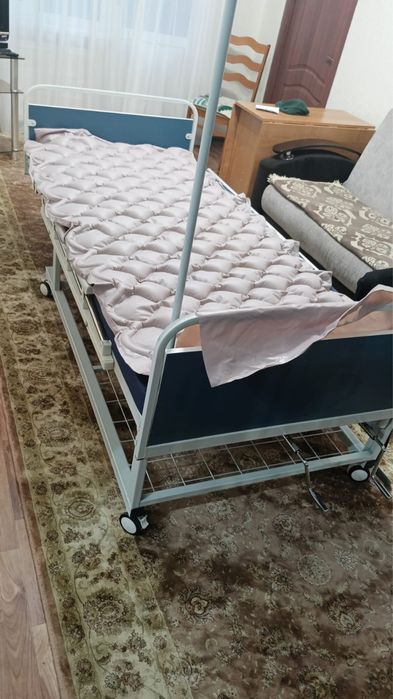 Медецинская кровать