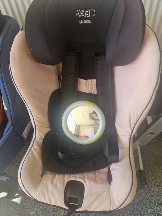 Vand scaun de masina rear facing axkid minikid 2 +GRATUIT oglinda