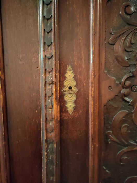 Старинна дърворезба