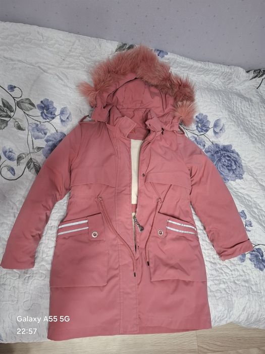 Продам детскую зимнюю куртку