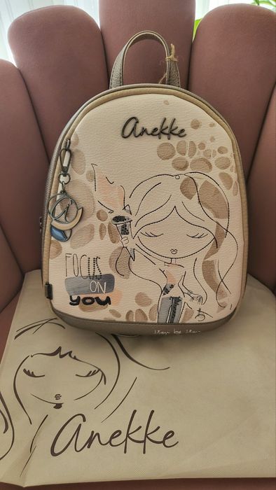 Прекрасна раничка на Anekke, Aneke, Анеке