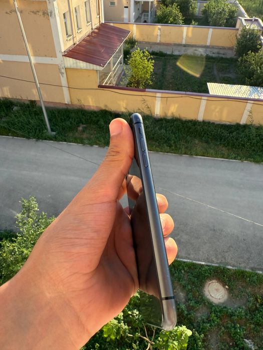 Iphone 11 64 gb region LLA