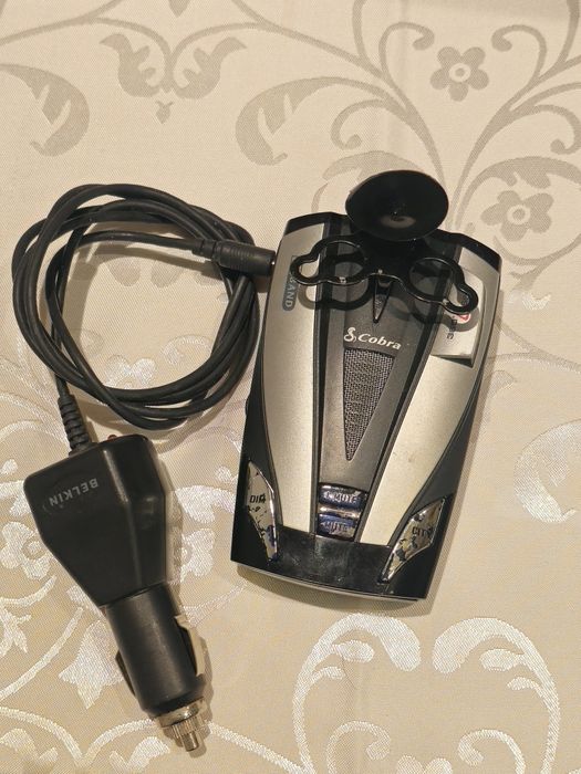 Vând Cobra XRS 9430
