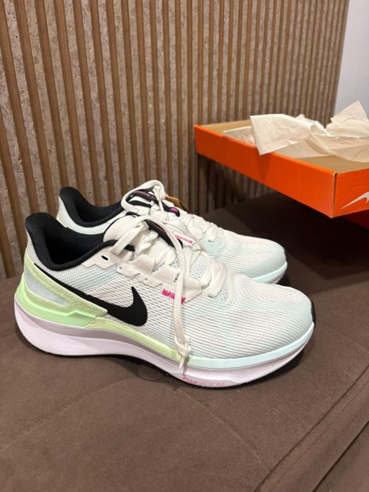 Продам оригиральные кроссовки Nike
