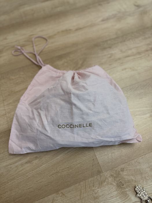 Сумка coccinelle кожа
