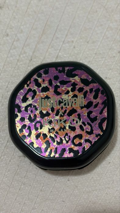 Blush kiko milano editie limitata Cavali . Este original luat din grecia am si bon si punga la el . Si se gaseste foarte greu