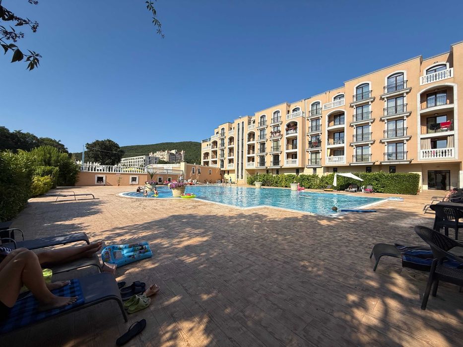 Продава се Двустаен апартамент в к.к. Елените - 75 кв.м за 2987 €/кв.м - Снимка #2