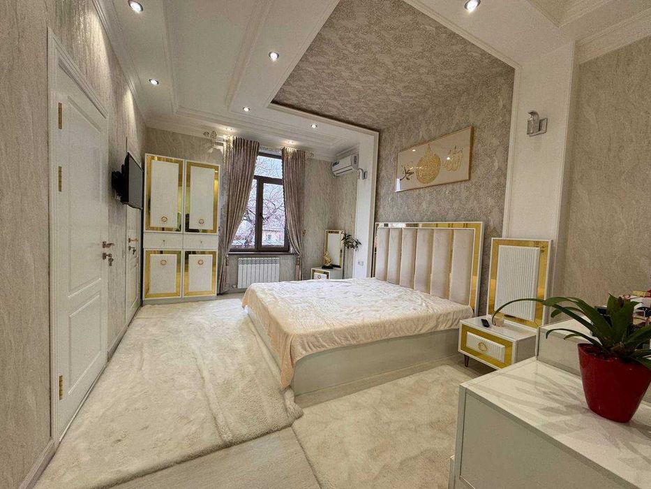 Срочно сдаётся дом в Яккасарайском  р-н ор Ракят Махаля 037*