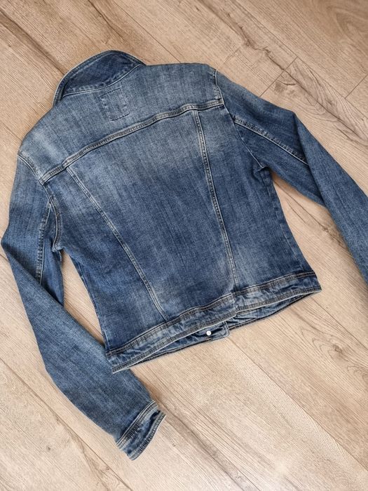 Geacă scurtă denim Bershka