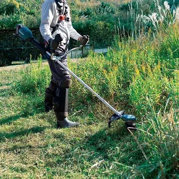 Акумулаторен тример Makita R002GZ01 XGT 40V