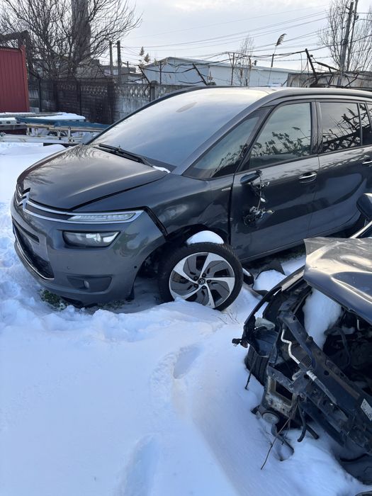 Citroen c4 grand picasso avariat, fara airbaguri sarite !!!