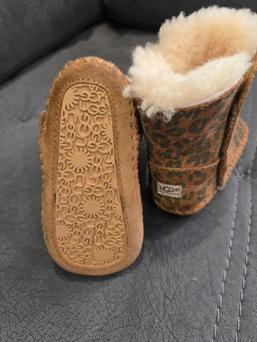 Бебешки ботушки UGG