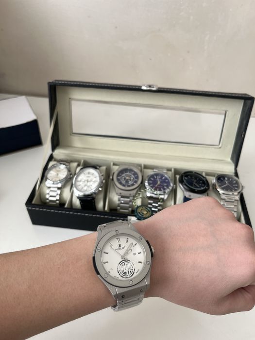 Новый часы продается по 5000