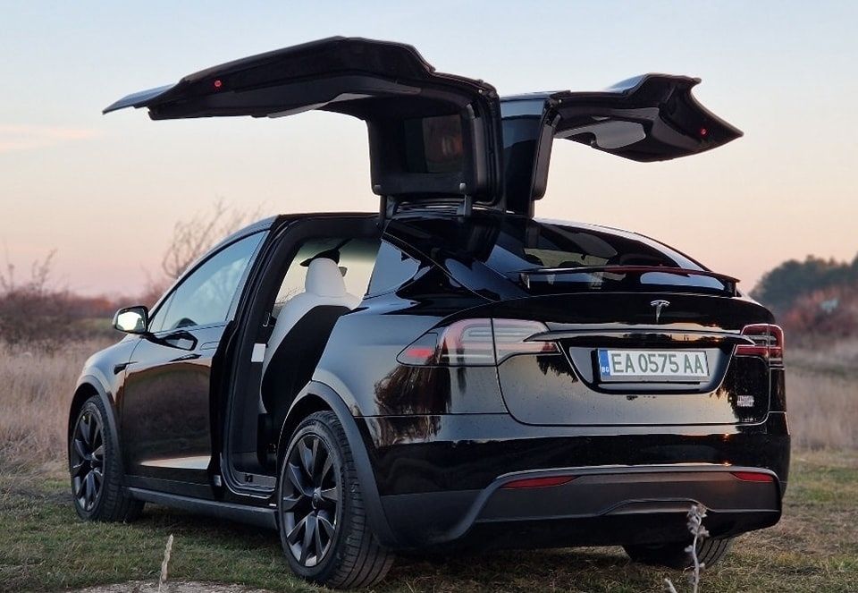 Тесла под наем за сватби и абитуриентски бал