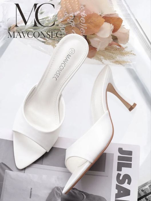 Босоножки белые 37 размер