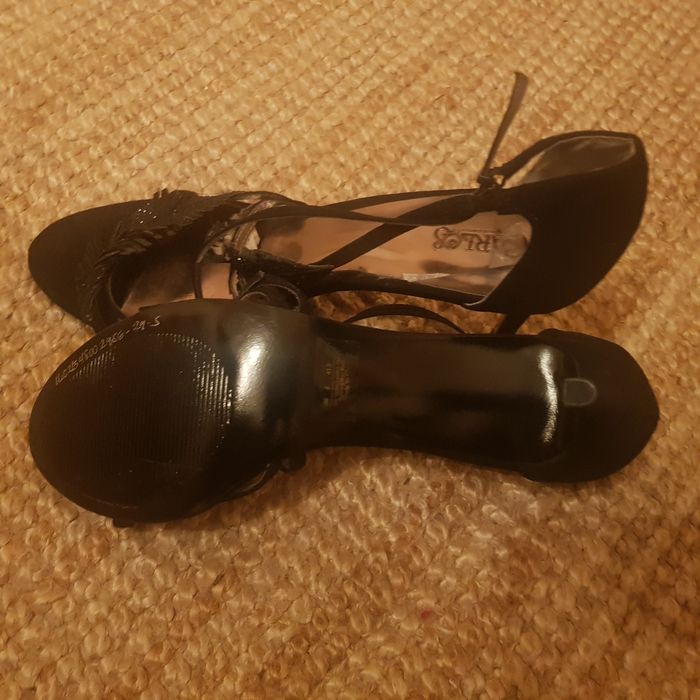 Елегантни, официални и стилни летни обувки, нови от естествена кожа -в