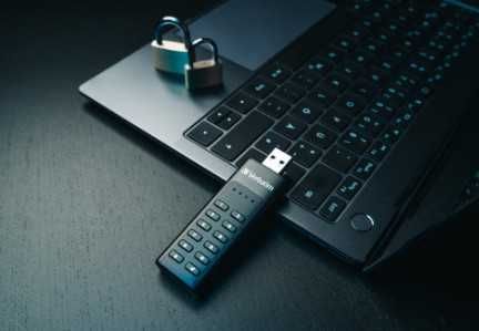 USB Flash памет Verbatim Keypad Secure 64GB, USB 3.2, AES 256-bit