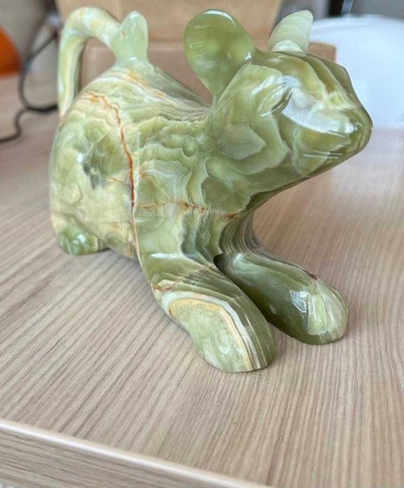 Статуэтка из оникса