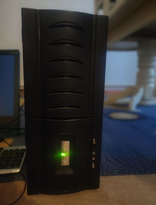 Компьютер рабочи отдам даром