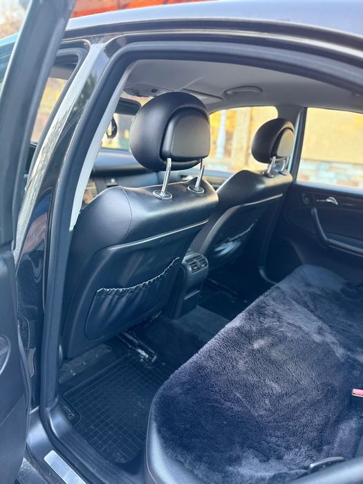 Vând Mercedes Avantgarde C220