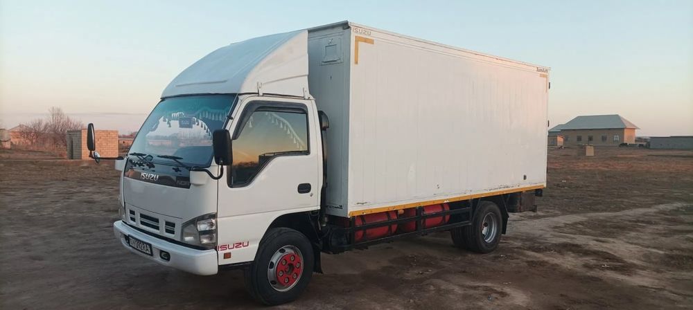 5 tonnalik Isuzu – O‘zbekiston bo‘ylab yuk tashish xizmati
