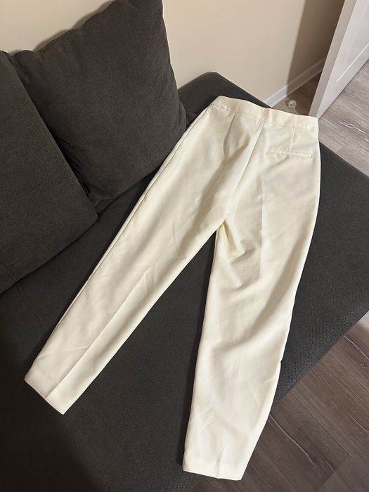 Zara панталон нов