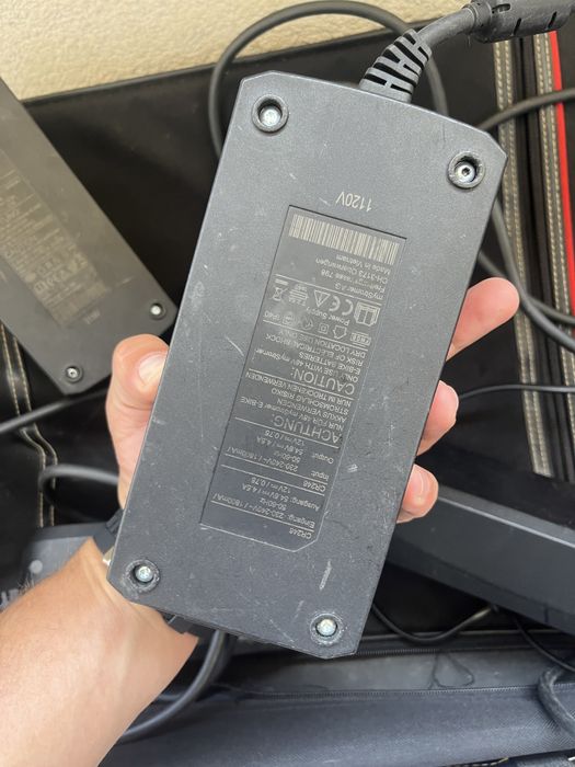 Incarcator bicicleta electrica 54.6Volti-4,5 ah