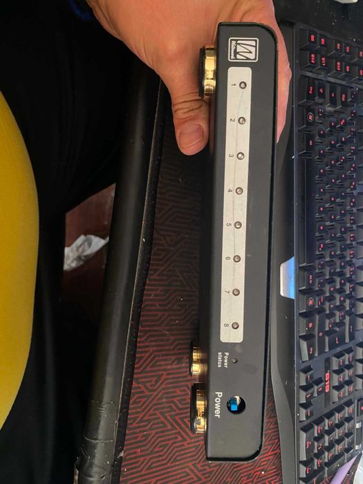 Spliter switch cu 8 HDMI Watermark
