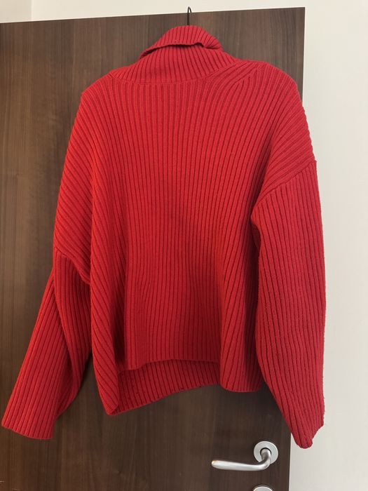Червен дамски пуловер
