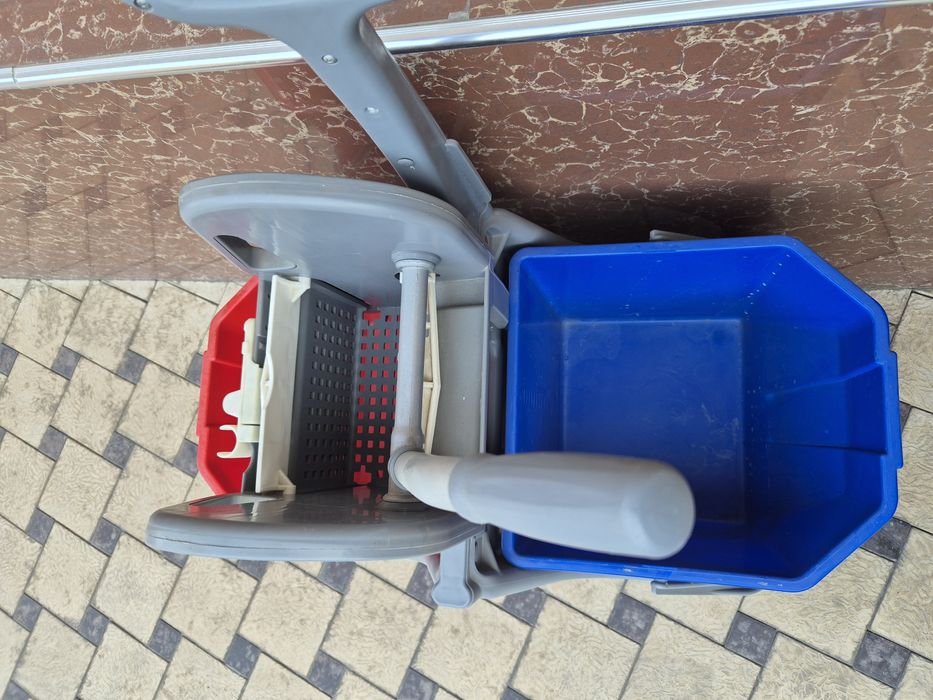 Продаётся тележка для уборки Karcher