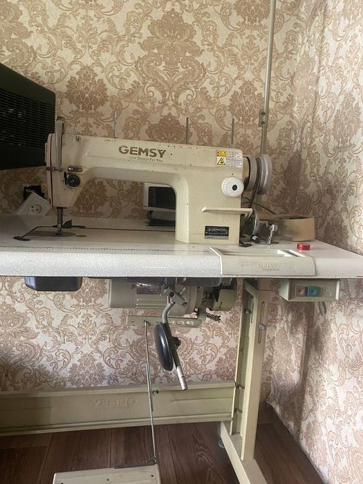 Tikuv mashinkasi tōğri chok  matorli lekin uyda ishlatilgan