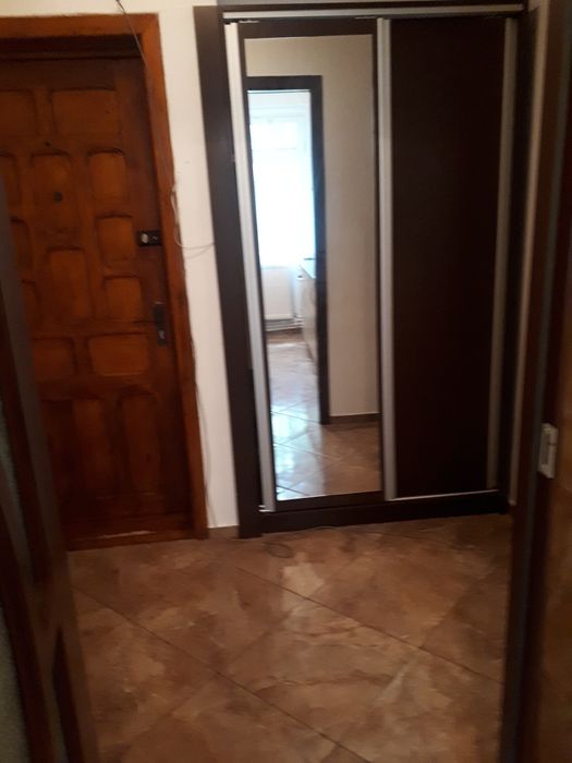 Inchiriez apartament