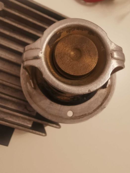 Termostat Yamaha yzf R6 an 2001